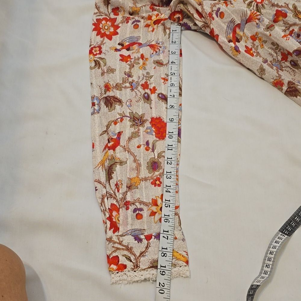 Sundance floral with ruffle/lace details blouse size small - Picture 9 of 10